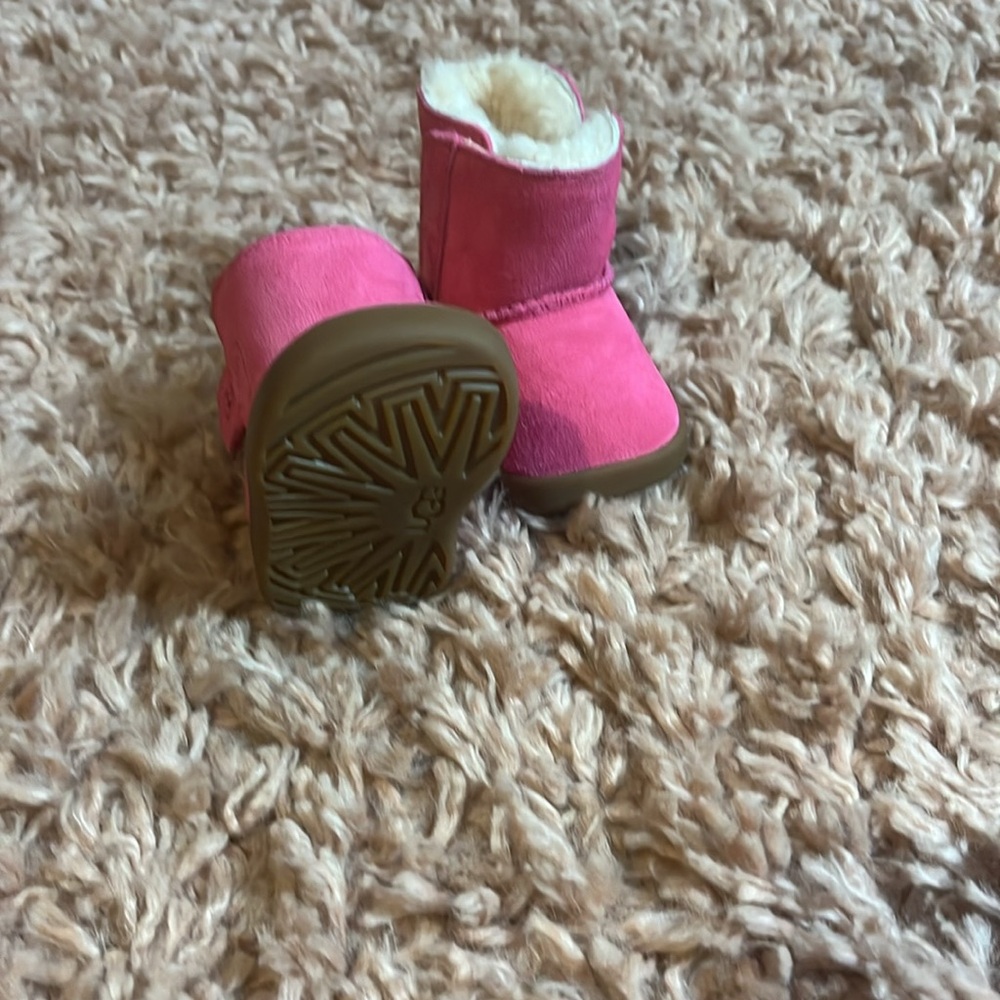 Uggs - Picture 2 of 3